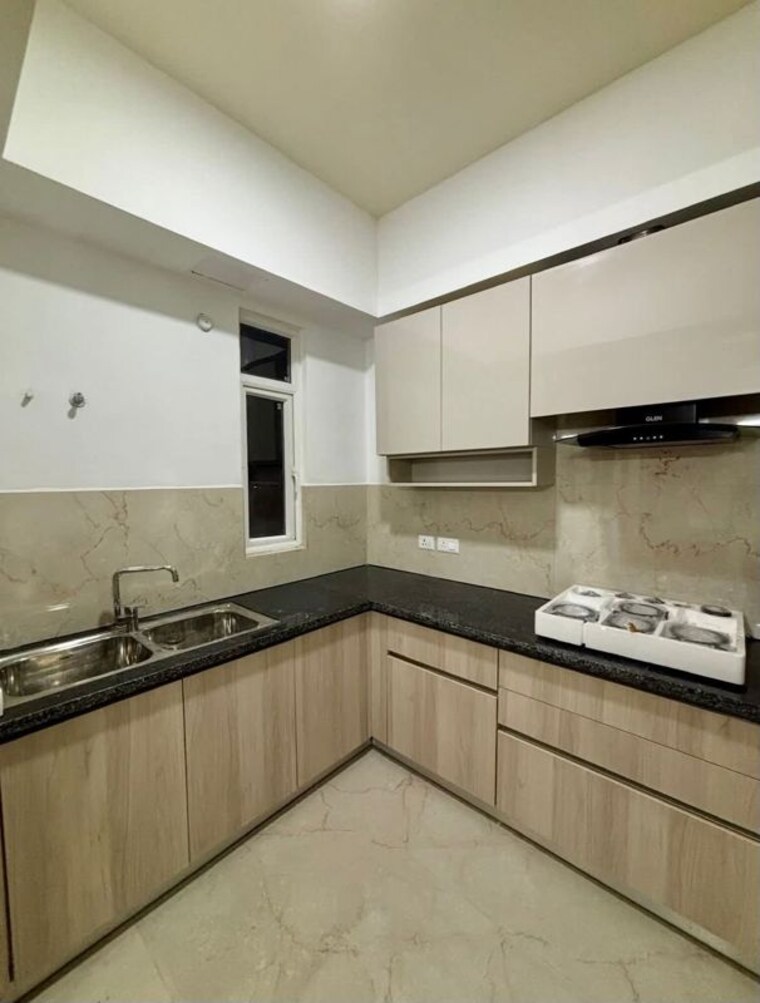 Kitchen, smart-world-orchard 3 Bedroom 1758 Sq.Ft. Apartment In Sector 61 Gurgaon 10416432