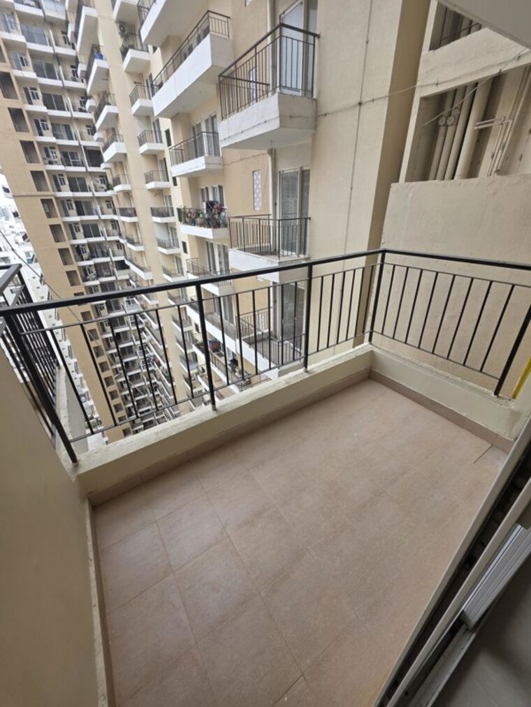 Balcony, amrapali-silicon-city 3 Bedroom 1325 Sq.Ft. Apartment In Sector 76 Noida 10416439