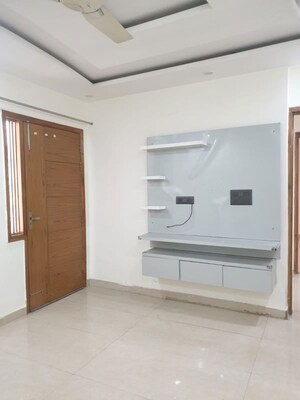 Room in 3 BHK Builder Floor at TDI The Retreat, Sector 89 – for Rent