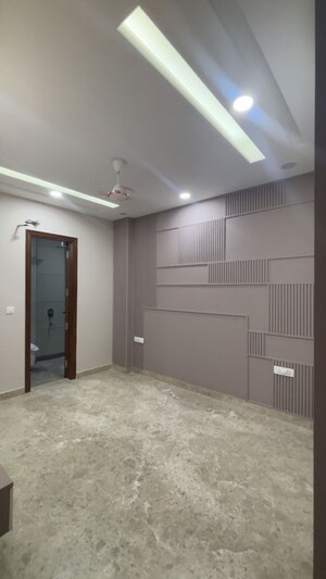 Room in 3 BHK Builder Floor at Vikas Puri – for Sale