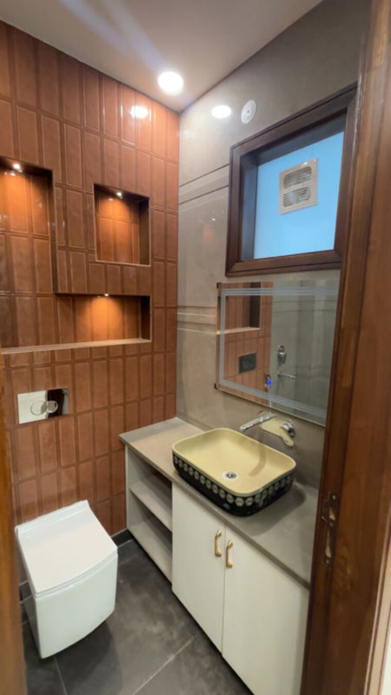 Bathroom, vikas puri 3 Bedroom 1115 Sq.Ft. Builder Floor In Vikas Puri Delhi 10416446