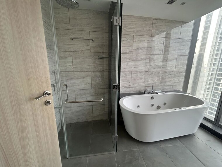 Bathroom, rustomjee-crown 4 Bedroom 2280 Sq.Ft. Apartment In Prabhadevi Mumbai 10416466