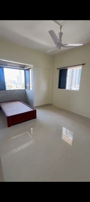 Room in 2 BHK Apartment at Prabhadevi – for Rent