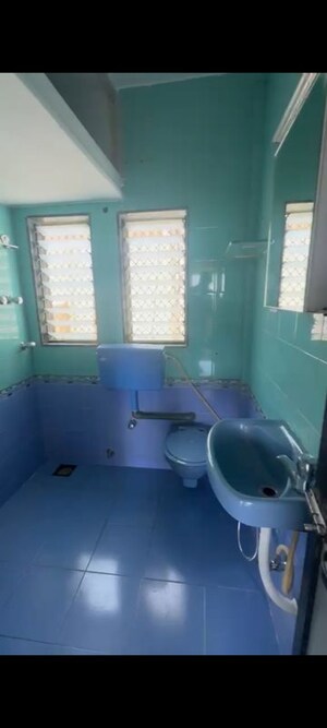 Team Area in 2 BHK Apartment at Prabhadevi – for Rent