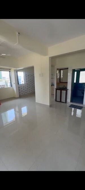 Room in 2 BHK Apartment at Prabhadevi – for Rent