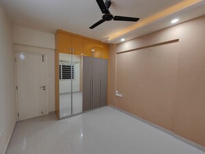 Room in 2 BHK Apartment at Sobha Dream Gardens, Thanisandra Main Road – for Rent