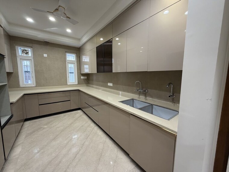 Kitchen, kirti nagar 4 Bedroom 2700 Sq.Ft. Builder Floor In Kirti Nagar Delhi 10416475