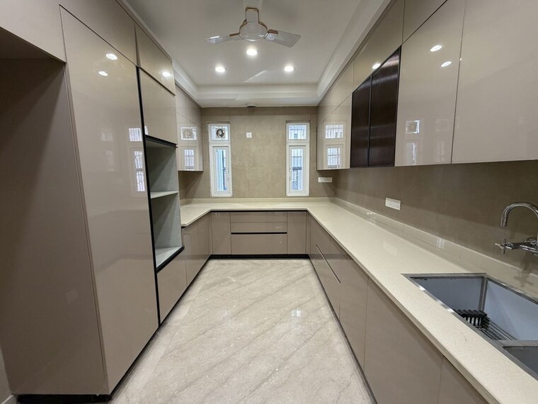 Kitchen, kirti nagar 4 Bedroom 2700 Sq.Ft. Builder Floor In Kirti Nagar Delhi 10416475