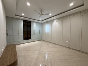 Room in 4 BHK Builder Floor at Kirti Nagar – for Sale