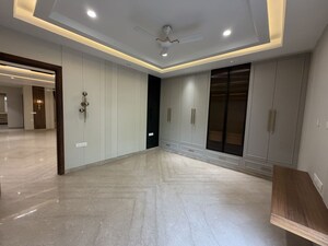 Room in 4 BHK Builder Floor at Kirti Nagar – for Sale