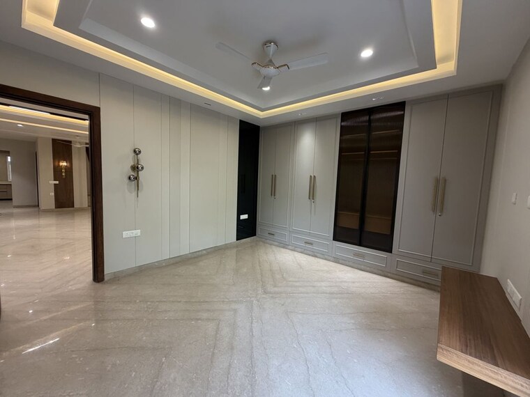 Room, kirti nagar 4 Bedroom 2700 Sq.Ft. Builder Floor In Kirti Nagar Delhi 10416475
