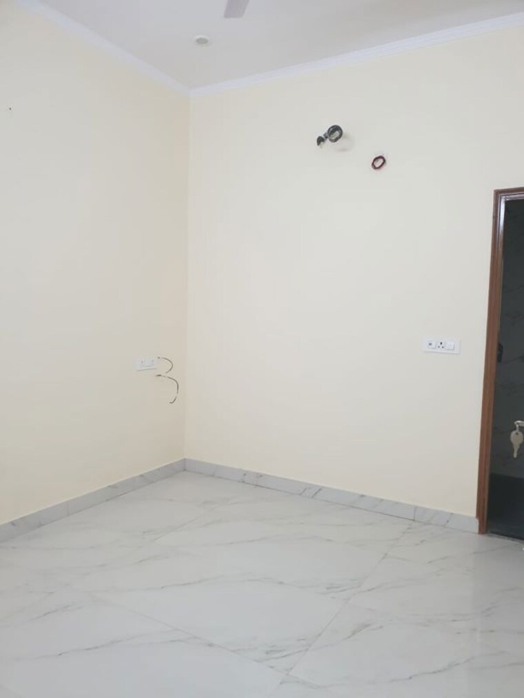 Room, puri-kohinoor 3 Bedroom 150 Sq.Ft. Builder Floor In Sector 89 Faridabad 10416471