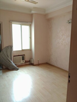 Room in 3.5 BHK Apartment at BPTP Freedom Park Life, Sector 57 – for Rent