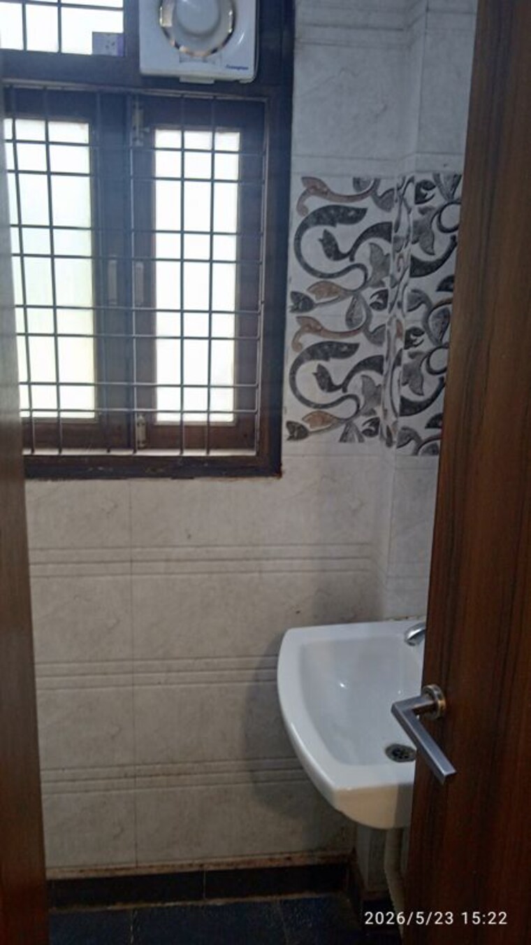 Bathroom, sector 44 1 RK 450 Sq.Ft. Builder Floor In Sector 44 Gurgaon 10416451