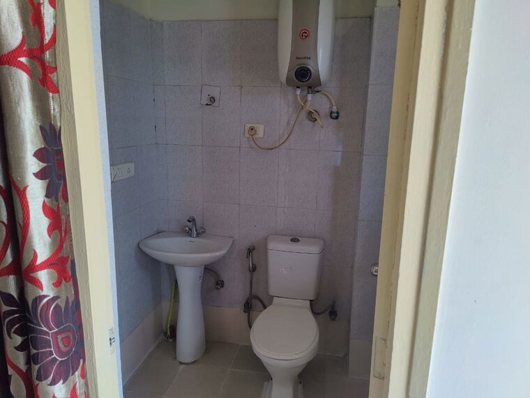 Bathroom, eros-sampoornam 2 Bedroom 1070 Sq.Ft. Apartment In Sector 2 Greater Noida Greater Noida 9644901