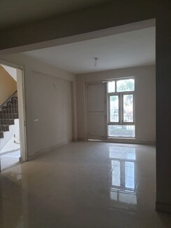 3 BHK Builder Floor For Rent in Sector 16 A
