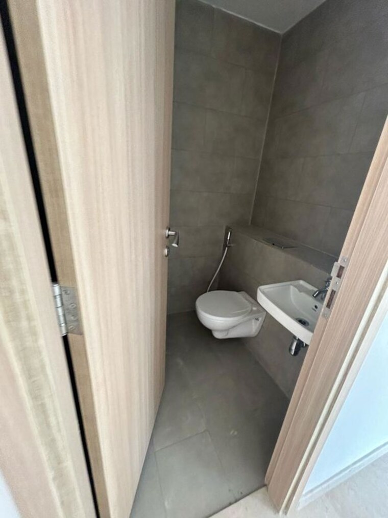 Bathroom, rustomjee-crown 4 Bedroom 2190 Sq.Ft. Apartment In Prabhadevi Mumbai 10416516