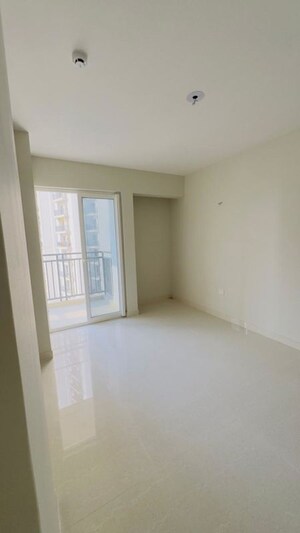 2 BHK Apartment For Rent in Eldeco Live By The Greens, Sector 150