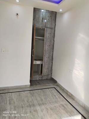 Room in 3 BHK Apartment at Mohkam Pur – for Rent