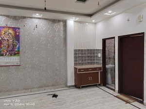 Room in 3 BHK Apartment at Mohkam Pur – for Rent