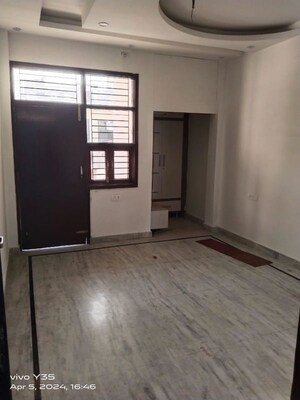 Room in 3 BHK Apartment at Mohkam Pur – for Rent