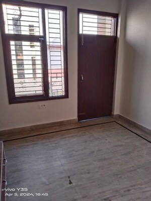 Room in 3 BHK Apartment at Mohkam Pur – for Rent