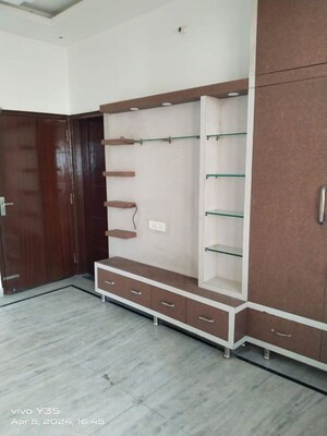 Room in 3 BHK Apartment at Mohkam Pur – for Rent