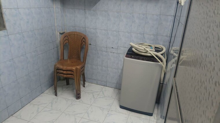 Bathroom, gold-coin-golden-heights 1 RK 250 Sq.Ft. Apartment In Santacruz East Mumbai 10416561