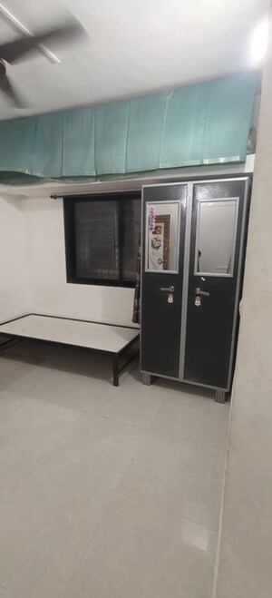 Room in 1 RK Apartment at Kamgar Putala Vasahat – for Rent