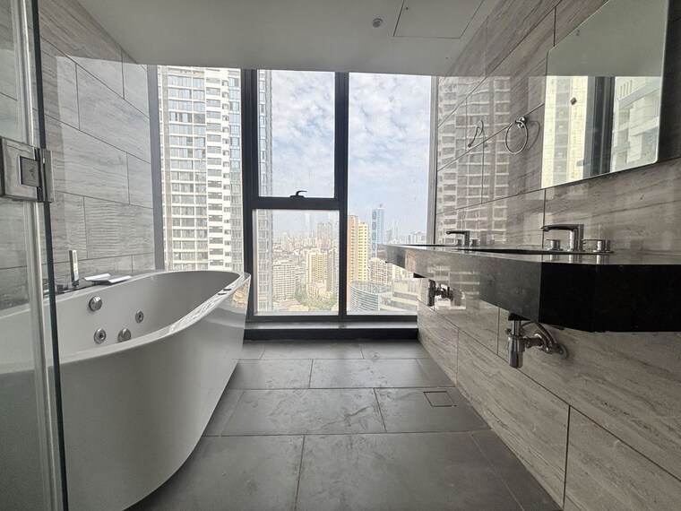 Attached Bathroom, rustomjee-crown 4 Bedroom 2280 Sq.Ft. Apartment In Prabhadevi Mumbai 10416602