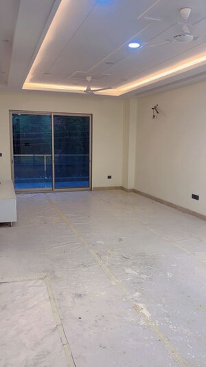 Room in 4 BHK Builder Floor at Naraina – for Sale