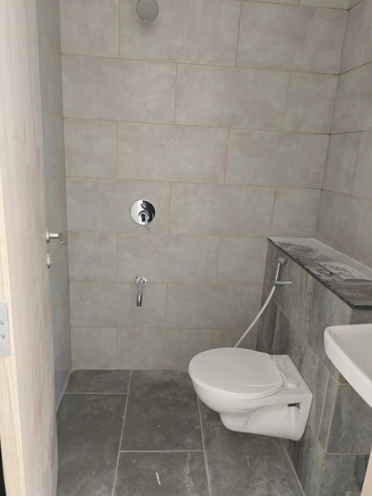 Bathroom, rustomjee-crown 4 Bedroom 2160 Sq.Ft. Apartment In Prabhadevi Mumbai 10416607