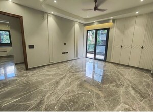 Room in 4 BHK Builder Floor at Naraina – for Sale