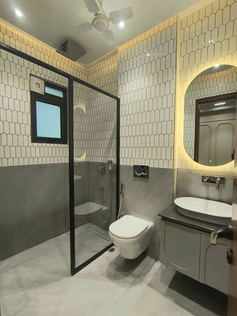 Bathroom, naraina 4 Bedroom 2700 Sq.Ft. Builder Floor In Naraina Delhi 10416608