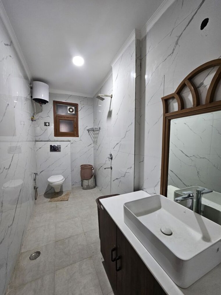 Bathroom, chattarpur 4 Bedroom 2000 Sq.Ft. Builder Floor In Chattarpur Delhi 10416630