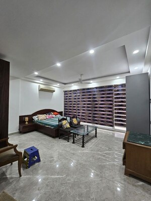 Parking in 5 BHK Builder Floor at Chattarpur – for Rent