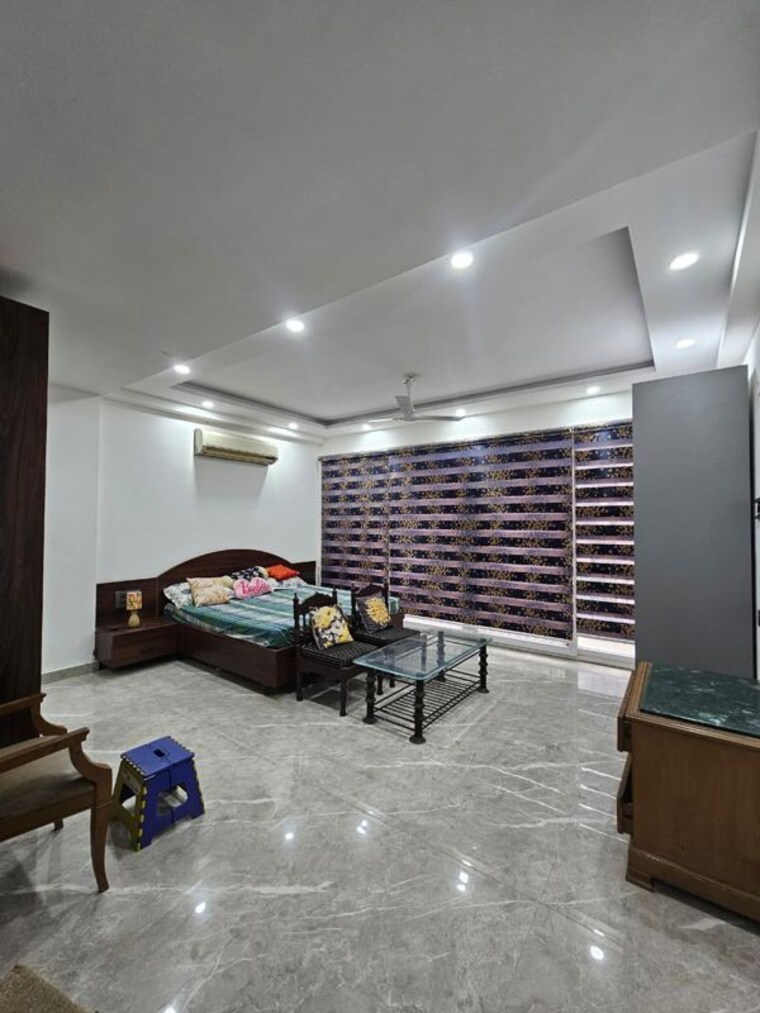  Parking, chattarpur 5 Bedroom 3000 Sq.Ft. Builder Floor In Chattarpur Delhi 10416633