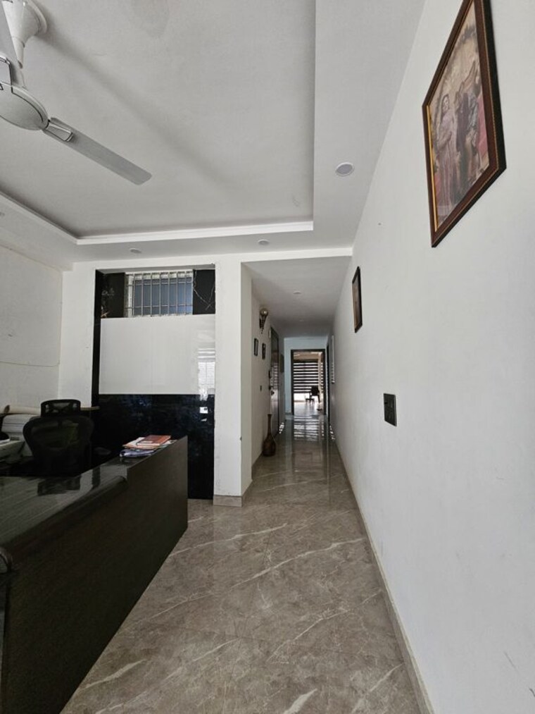  Parking, chattarpur 5 Bedroom 3000 Sq.Ft. Builder Floor In Chattarpur Delhi 10416633