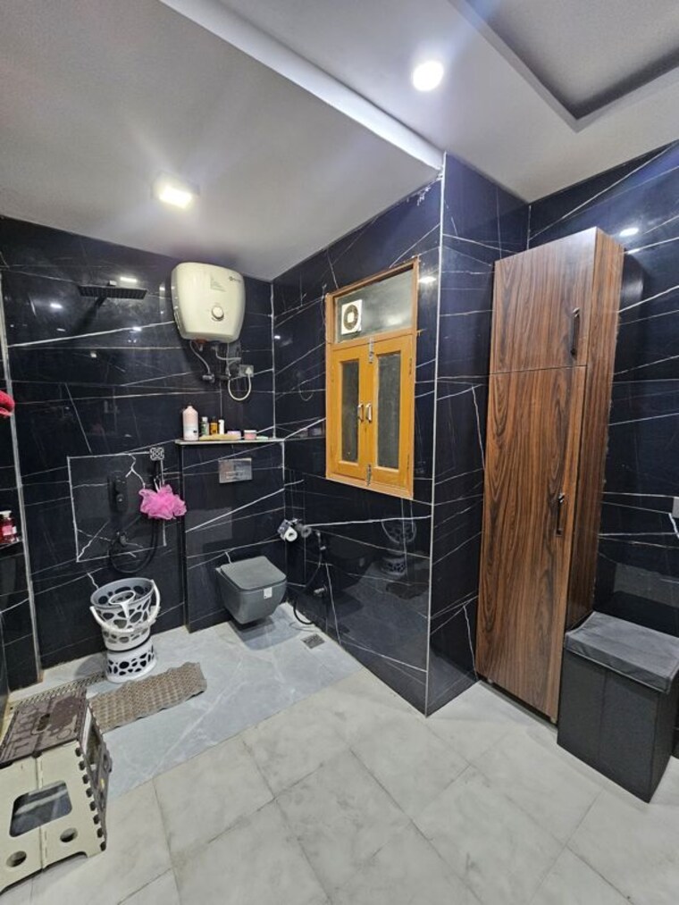  Parking, chattarpur 5 Bedroom 3000 Sq.Ft. Builder Floor In Chattarpur Delhi 10416633