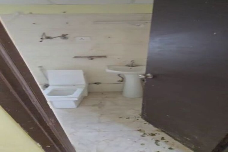 Bathroom, eureka-diya-green-city 2 Bedroom 1080 Sq.Ft. Apartment In Raj Nagar Extension Ghaziabad 10416635