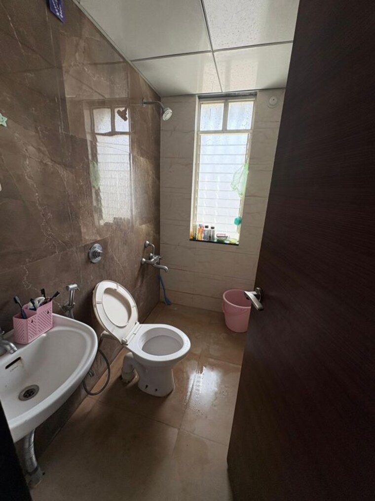 Bathroom, highpoint-itrend-homes-phase-2 1.5 Bedroom 550 Sq.Ft. Apartment In Hinjewadi Pune 10416637