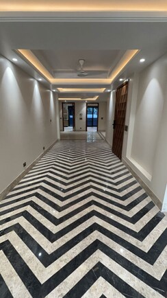 4 BHK + Pooja Room,Servant Room Builder Floor For Sale in Naraina