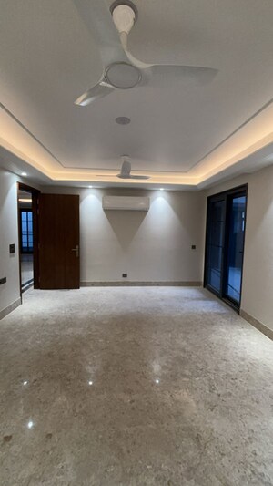 Room in 4 BHK Builder Floor at Naraina – for Sale