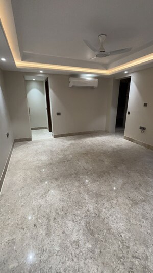 Room in 4 BHK Builder Floor at Naraina – for Sale