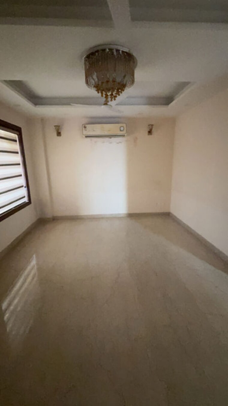 Room, naraina 4 Bedroom 4500 Sq.Ft. Builder Floor In Naraina Delhi 10416645