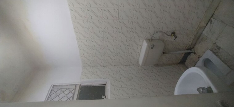 Bathroom, khirki extension 2 Bedroom 750 Sq.Ft. Builder Floor In Khirki Extension Delhi 10416652