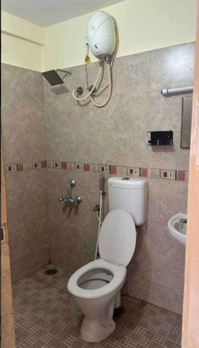 Bathroom, cansa-heights 3 Bedroom 1400 Sq.Ft. Apartment In Bellandur Bangalore 10416653