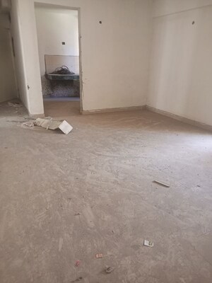 Room in 4 BHK Apartment at Parx Laureate, Sector 108 – for Sale