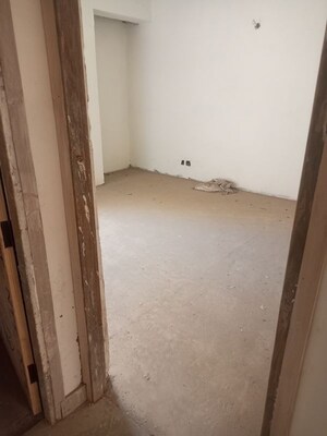 Room in 4 BHK Apartment at Parx Laureate, Sector 108 – for Sale