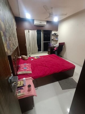 Bedroom in 3 BHK Apartment at Green Park Tower, Andheri West – for Rent